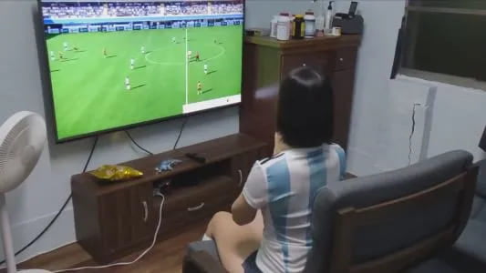 bokepindo lagi nonton bola di ajak ngentot