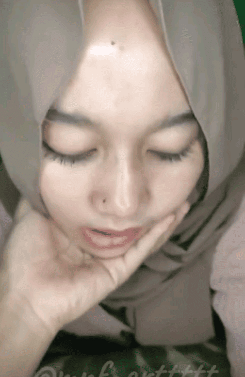 Hijab Ngemut Kontol